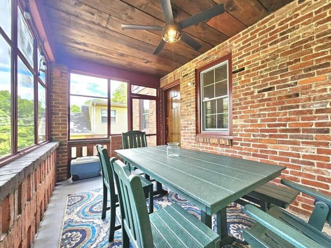 Photo - 3410 15th St N