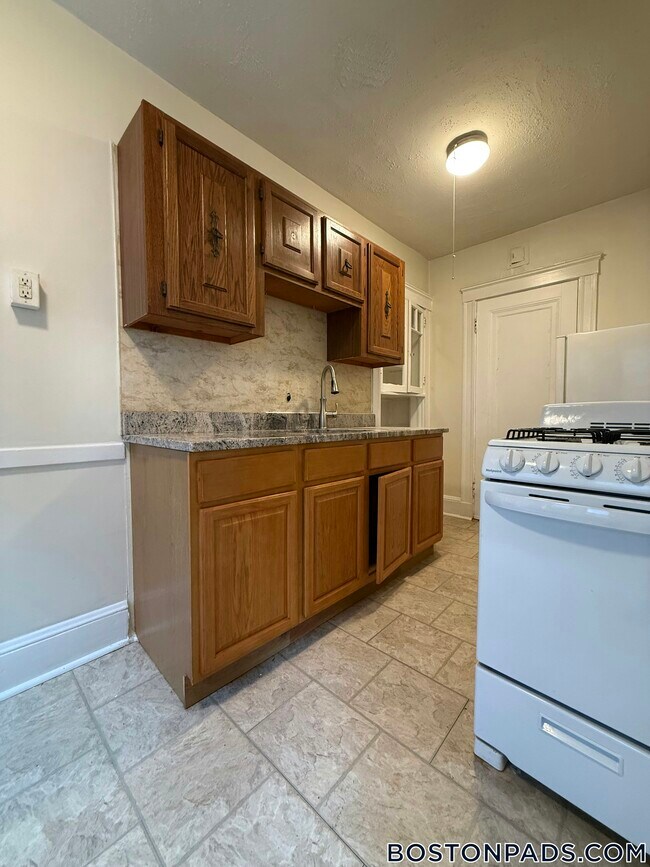 Photo - 53 Fellsway W Unit 3