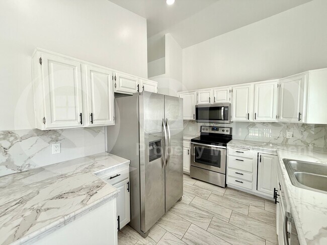 7349 W Denton Ln