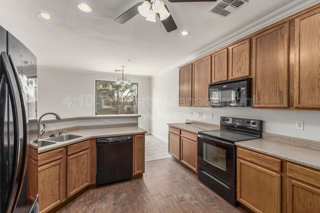 Building Photo - 1255 S Rialto