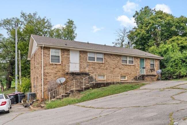 Building Photo - 211 N 5th St Unit C