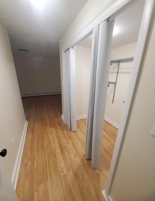 Photo - 235-237 Main St LLC Unidad 1