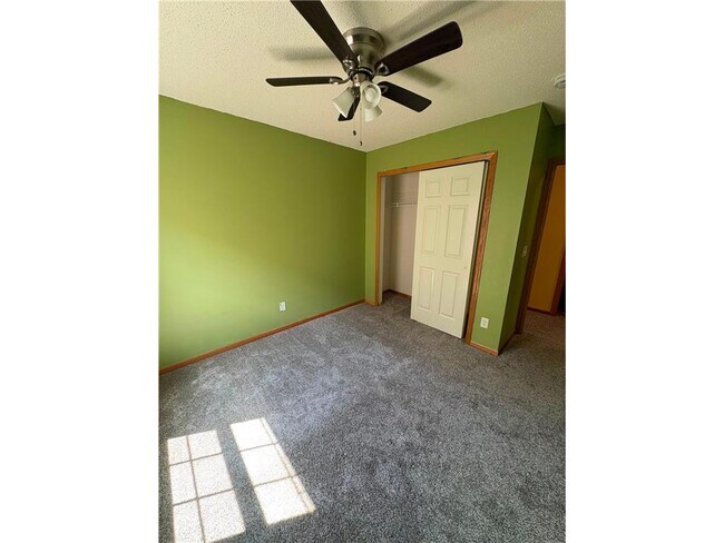 Photo - 10012 Iris Ln