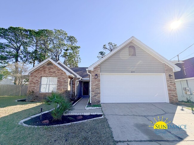 Building Photo - Stunning 3 Bedroom Home in Mary Esther!