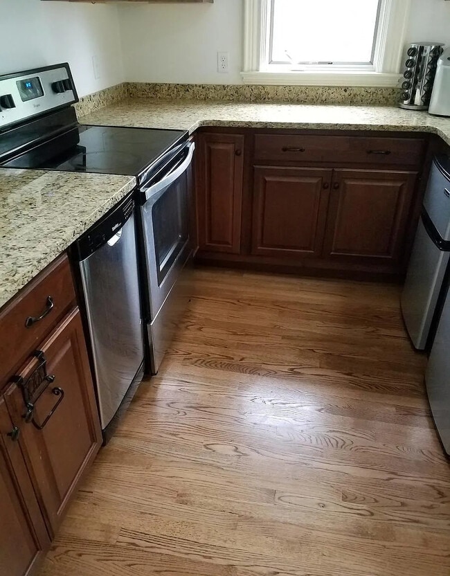 Photo - 34 Claremont Ter Unit 4