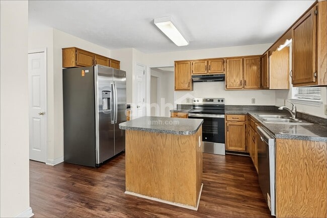3609 Applewood Ln