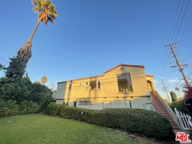 Photo - 1362 S Stanley Ave