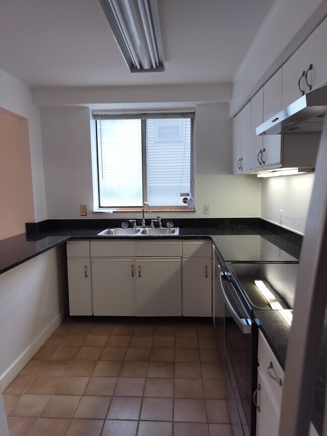 Building Photo - 332 Franklin St Unit 101B
