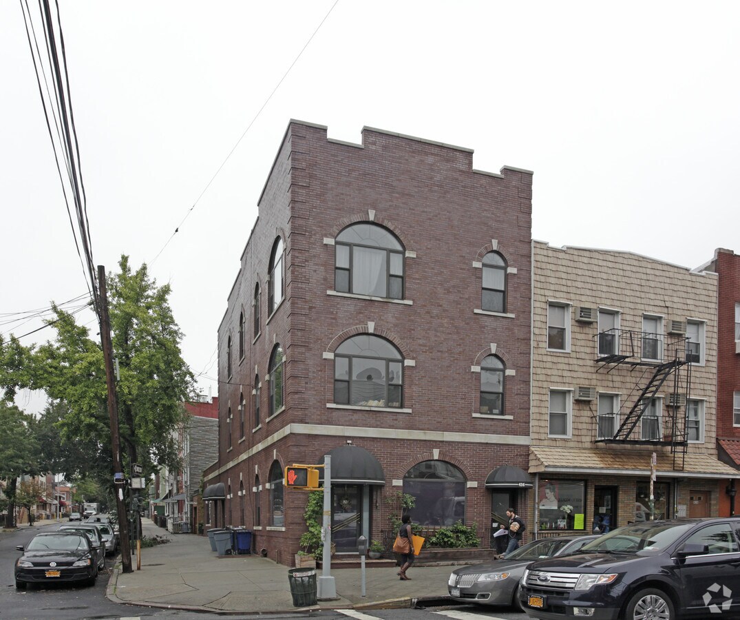 Photo - 436 Graham Ave