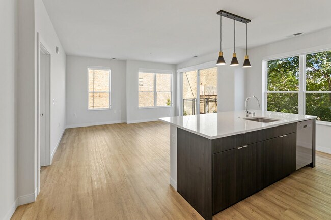 Photo - 5945 6th Ave Apartamento