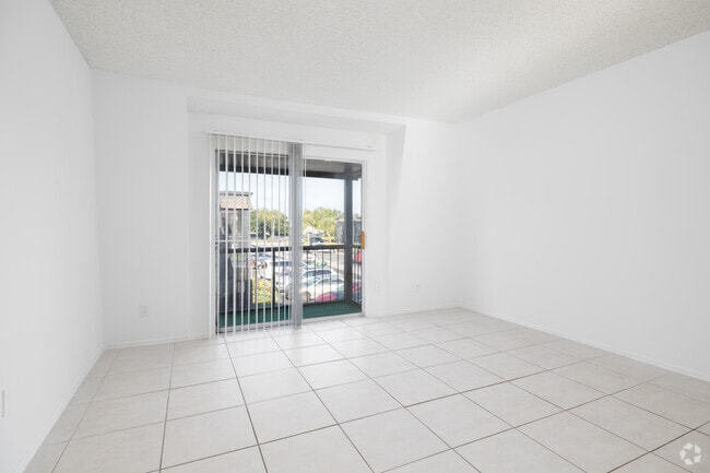 1BR, 1BA - 697SF - Living Room