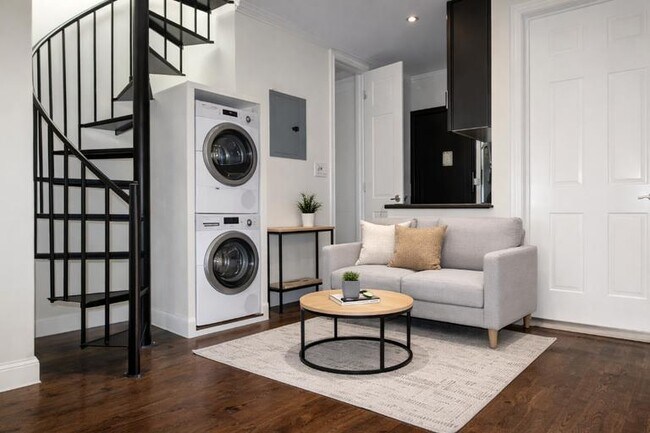 Building Photo - 120 E 102nd St