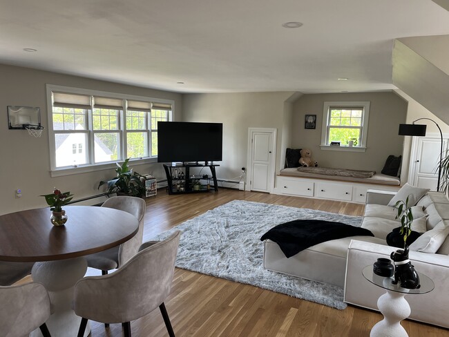 Living - 64 Foreside Rd Unit 3B