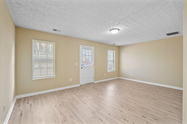 Photo - 3 Bedroom Townhome in Stonecrest!