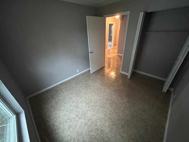 Photo - Cozy 3 bedroom, 1 bath for rent near downt... Unit A
