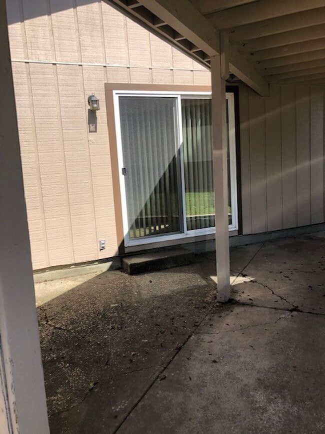 Photo - 1287 Kenray Loop