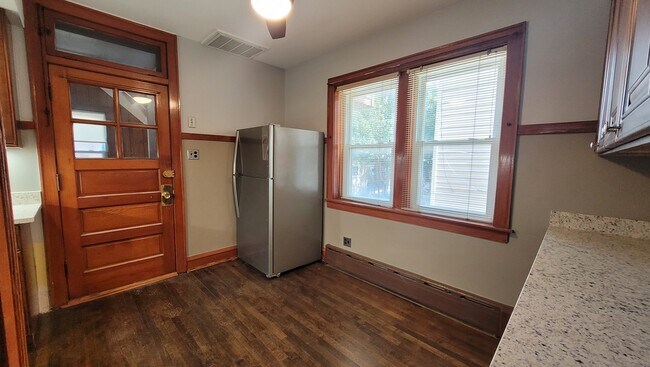 Photo - 5228 W Hutchinson St Unit 2