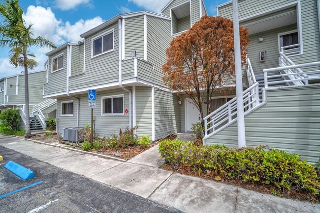 Photo - SINGER USA LLC Unidad 3437 NW 44 STREET #107