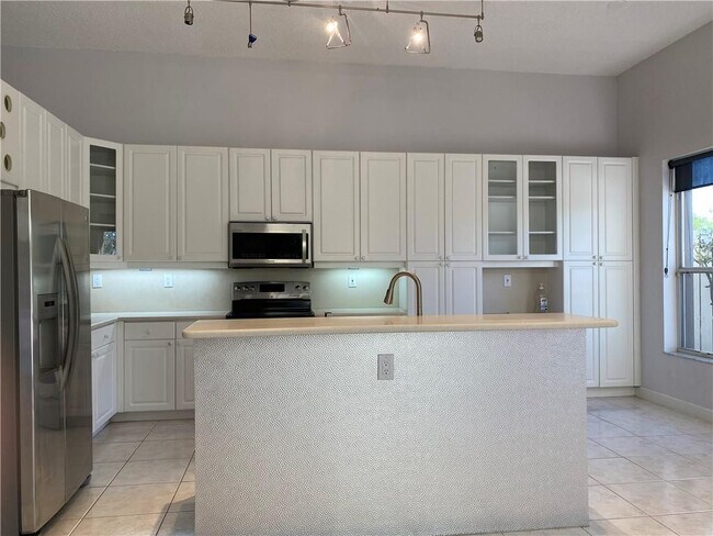 Photo - 1940 Sweetbay Way