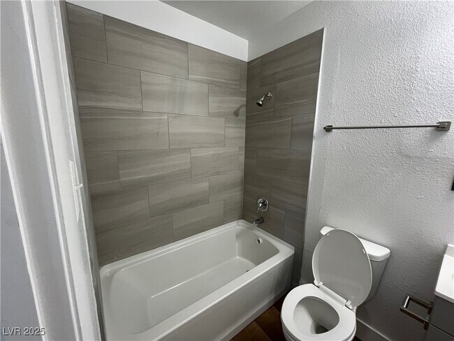 Photo - 222 S 10th St