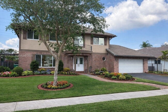 Building Photo - 801 Amherst Ave