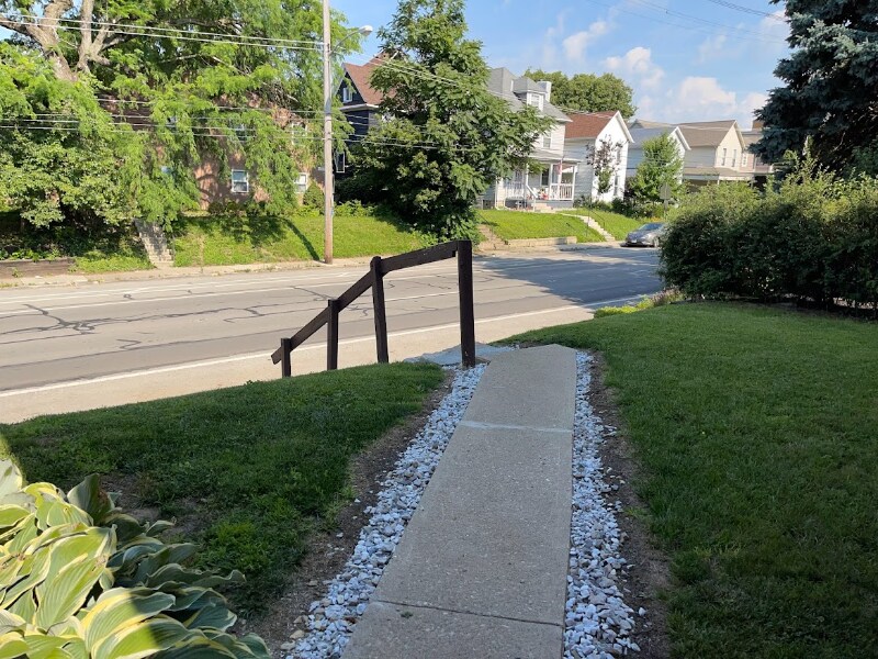 Photo - 1392 Summit St