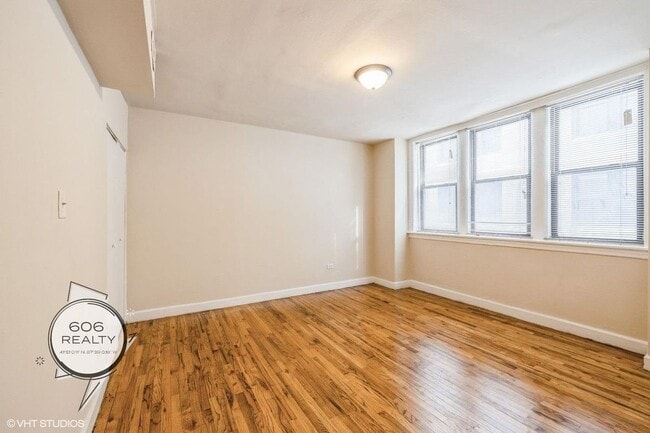 Photo - 1020 E Hyde Park Blvd