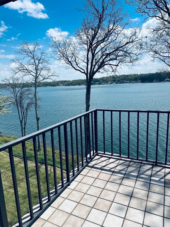 Photo - 4336 Lakeshore Ln Unit 304
