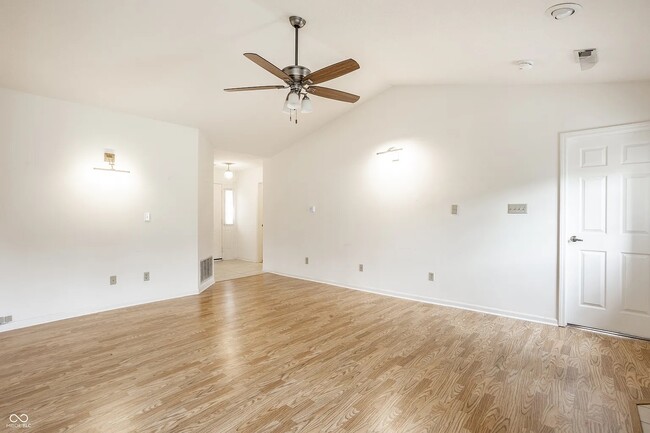 Photo - 1911 Maple Park Dr