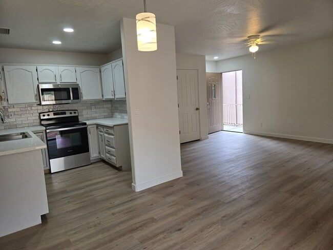 Building Photo - 340FOD Unit B