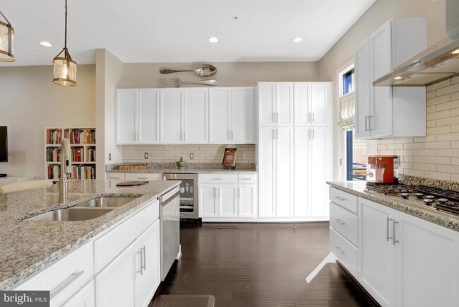 Photo - 2004 Potomac Ave