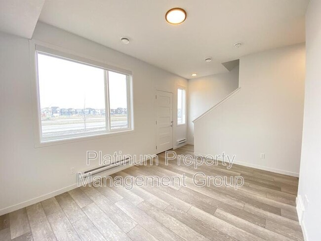 Photo - 6505 Country Hills Blvd NE