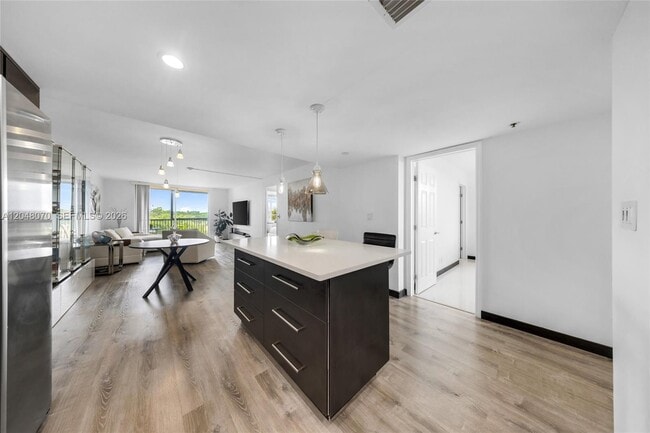 Photo - 3001 W Rolling Hills Cir Unidad 610