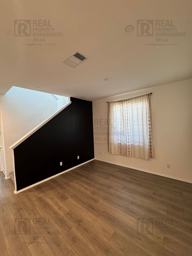 Photo - 2807 Moonshimmer St