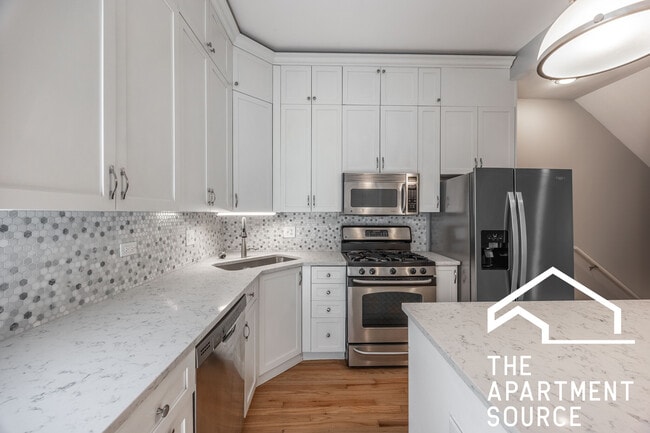 Photo - 855 W Erie St Unidad 119