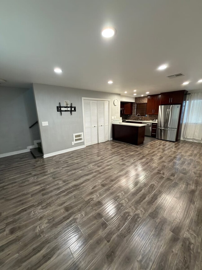 Photo - 618 N Howard St Unidad 138