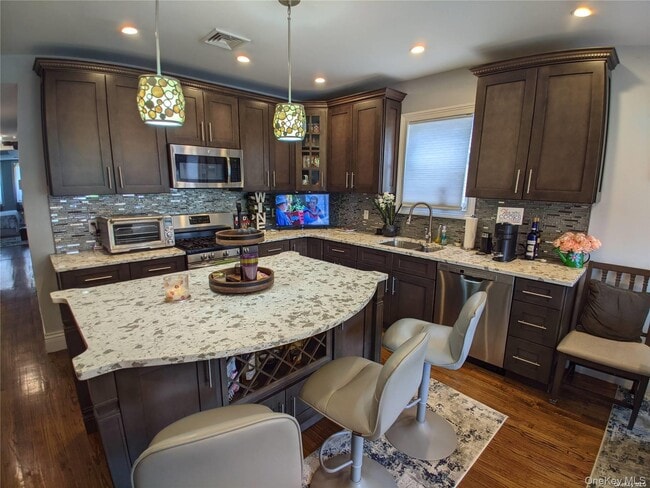 Photo - 535 E Walnut St Unidad Main