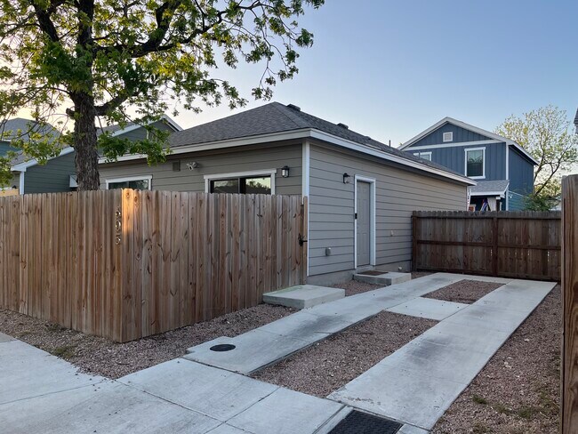 Photo - 605 Arthur St