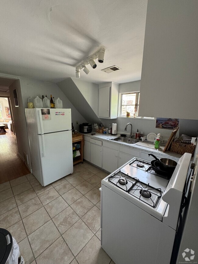 Building Photo - 789 Orange St Unit 3 Rental