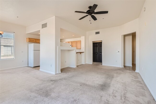 Photo - 2 Bedroom Mid-Rise Condo at PARK AVENUE!