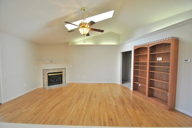 Photo - VERY NICE NEIGHBORHOOD