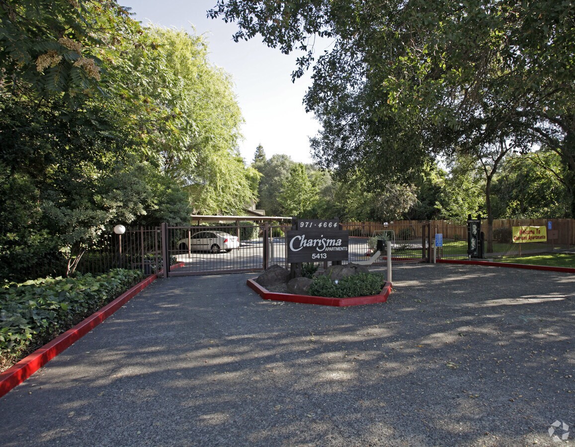 Charisma Apartments - Charisma Apartments