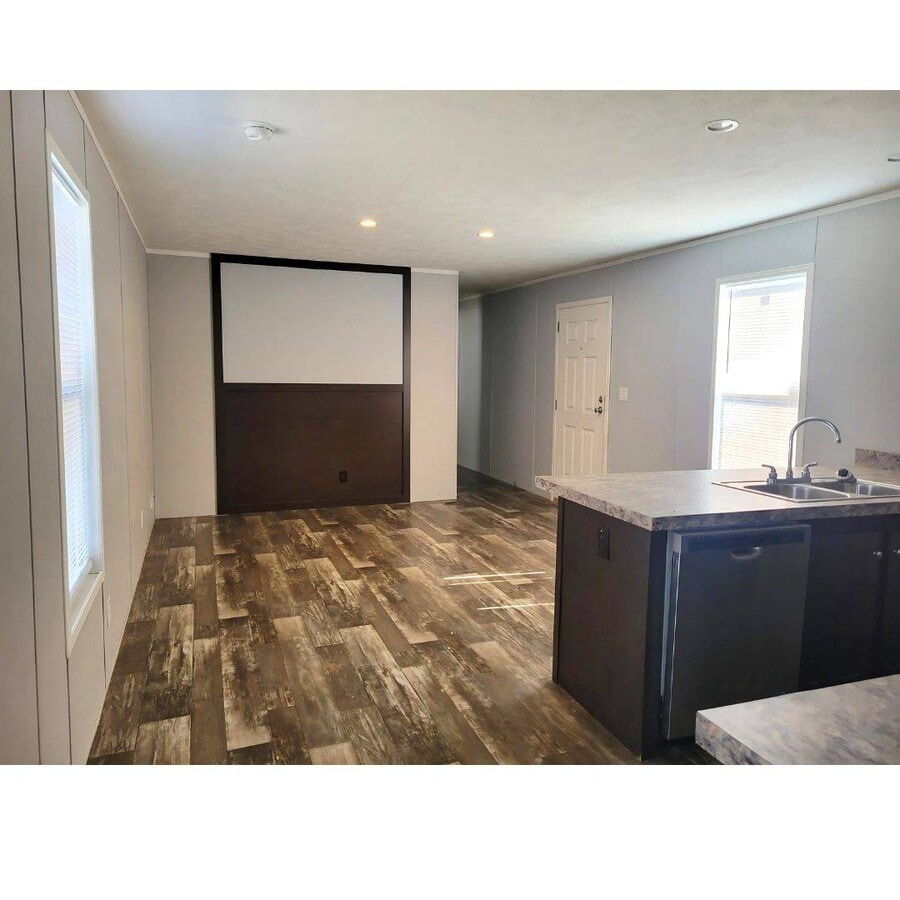 Photo - 300 W Albert St