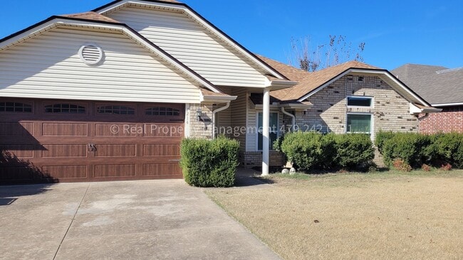 Photo - 7214 Red Pine Dr House