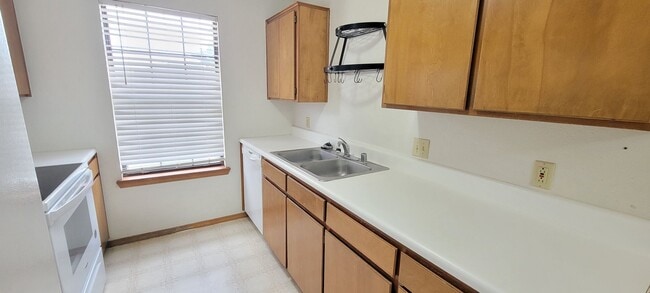 Photo - BRICK HOME NEAR HOSPTIAL AND CANNON ACCESS