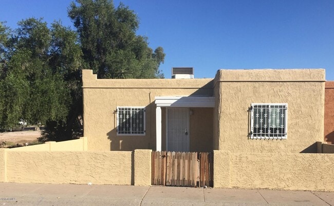 Building Photo - 2847 N 46th Ave Rental