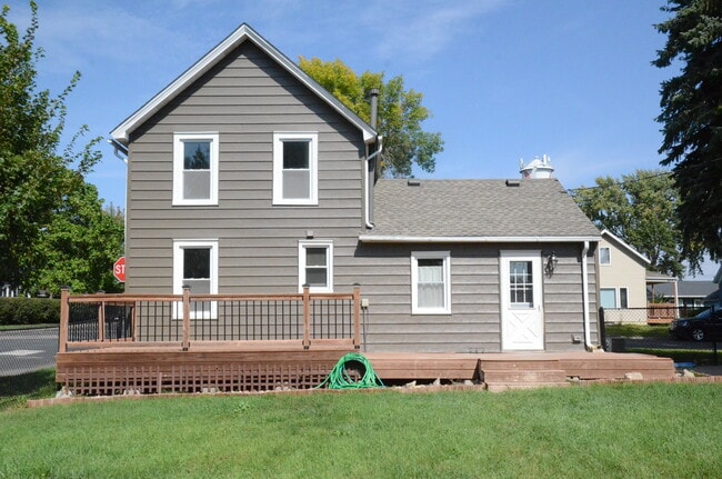 Photo - 401 E 1st St