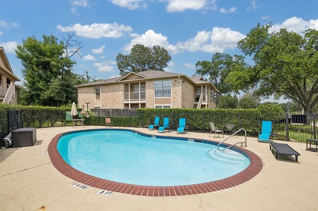 Building Photo - 1311 Antoine Dr Unit 178