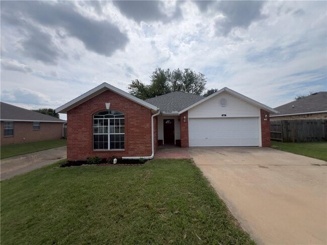 Photo - 861 Sunflower St