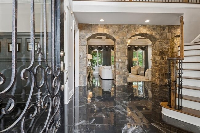 Photo - 2660 Springbluff Ct NE